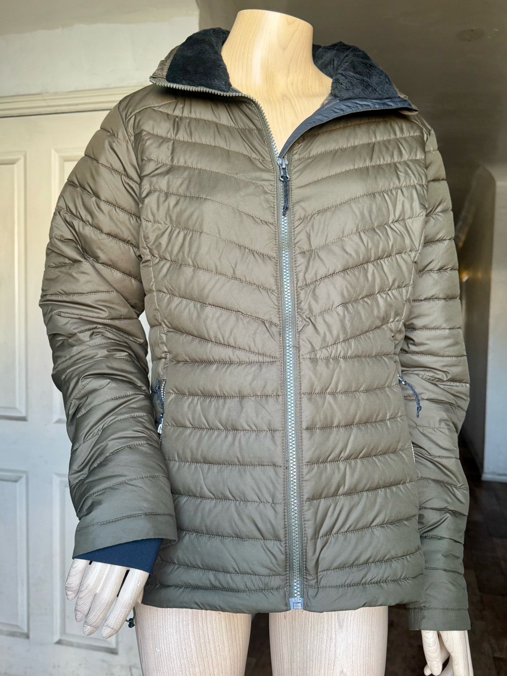 Columbia Sportswear Insulated Down Jacket Olive Green Thermal Omni-Heat Medium